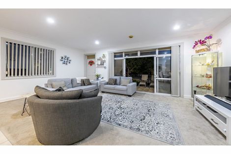 Photo of property in 8/126 Stancombe Road, Flat Bush, Auckland, 2016