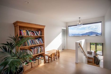 Photo of property in 32 Niger Street, Wanaka, 9305