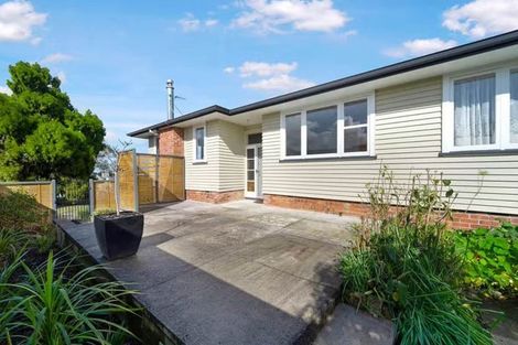 Photo of property in 34 Coniston Avenue, Te Atatu South, Auckland, 0610