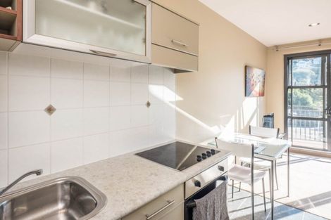 Photo of property in Atrium Towers, 6n/154 The Terrace, Wellington Central, Wellington, 6011