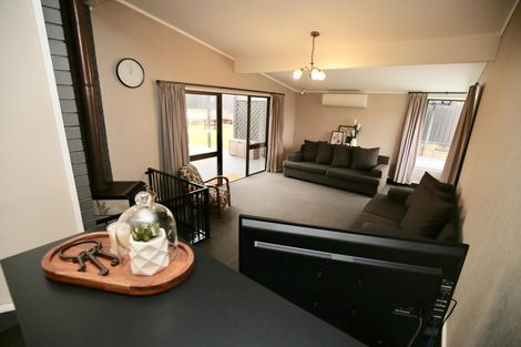 Photo of property in 4 Matipo Crescent, Pukete, Hamilton, 3200