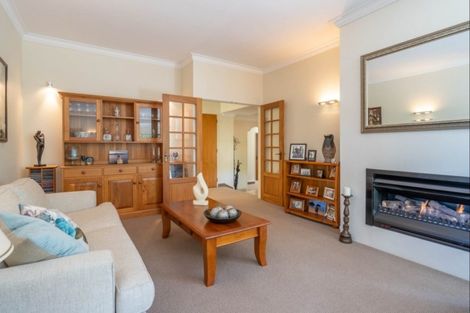 Photo of property in 58 Golf Road, Paraparaumu Beach, Paraparaumu, 5032