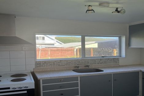 Photo of property in 2/264 Wellington Road, Wainuiomata, Lower Hutt, 5014