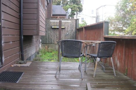 Photo of property in 2/27 Macdonald Crescent, Te Aro, Wellington, 6011