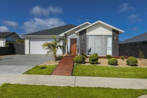 Photo of property in 15 Fruitlands Road, Kumeu, 0810