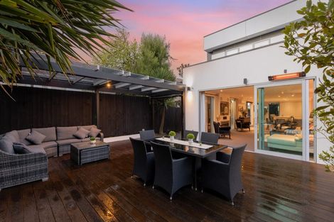 Photo of property in 19a Devonport Lane, St Albans, Christchurch, 8014