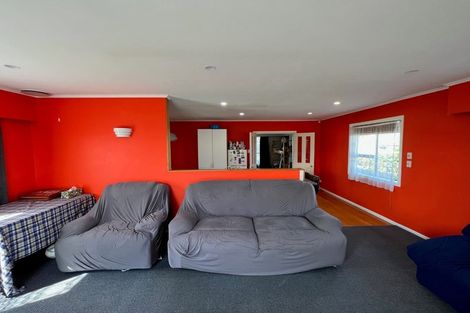 Photo of property in 94 Triangle Road, Massey, Auckland, 0614