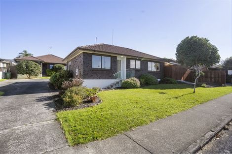 Photo of property in 1/63 Wellington Street, Howick, Auckland, 2014