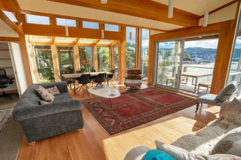 Photo of property in 300b Oriental Parade, Oriental Bay, Wellington, 6011