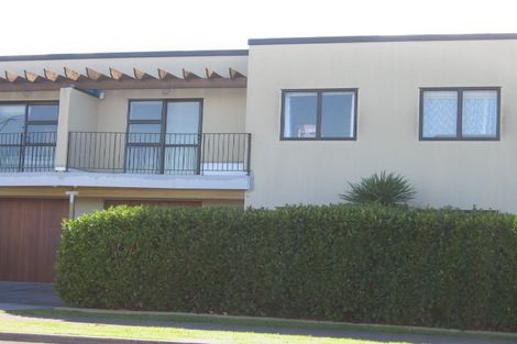 Photo of property in 23 Gunner Drive, Te Atatu Peninsula, Auckland, 0610
