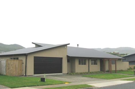 Photo of property in 12 Garrett Place, Riverstone Terraces, Upper Hutt, 5018