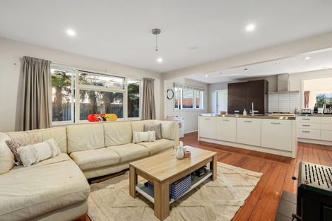 Photo of property in 207 Innes Road, St Albans, Christchurch, 8052