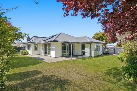 Photo of property in 10 Linkwater Way, Parklands, Christchurch, 8083
