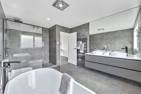 Photo of property in 2 Headsail Drive, Long Bay, Auckland, 0630