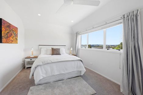 Photo of property in 2 Callender Place, Shelly Park, Auckland, 2014