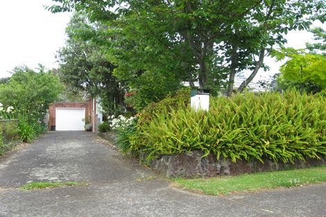 Photo of property in 13 Mcintyre Road, Mangere Bridge, Auckland, 2022