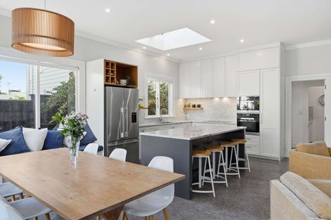 Photo of property in 45 Mozeley Avenue, Devonport, Auckland, 0624