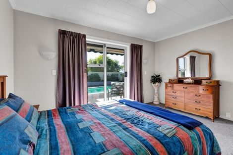 Photo of property in 120 Paraite Road, Paraite, New Plymouth, 4373