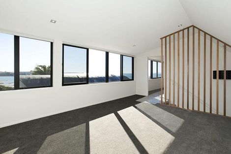 Photo of property in 35a Rothesay Bay Road, Rothesay Bay, Auckland, 0630