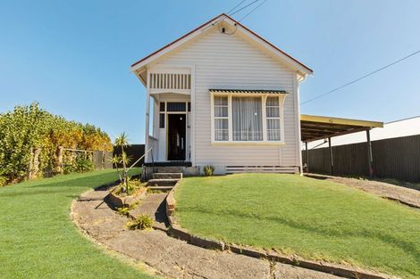 Photo of property in 30 Kowhai Street, Castlecliff, Whanganui, 4501