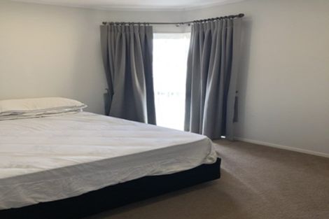 Photo of property in 26 Crescent Hills Court, Northpark, Auckland, 2013