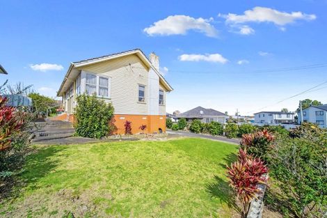 Photo of property in 8 Plumley Crescent, Mangere, Auckland, 2022