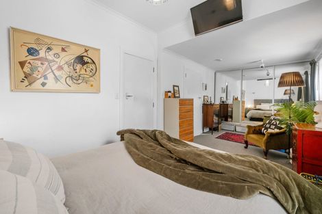 Photo of property in 15 Mcfarlane Street, Mount Victoria, Wellington, 6011