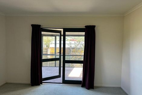 Photo of property in 14a Mexted Terrace, Tawa, Wellington, 5028