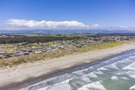 Photo of property in 190-198 Park Avenue, Waitarere Beach, Levin, 5510