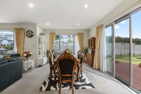Photo of property in 5 Northbrook Close, Greenhithe, Auckland, 0632
