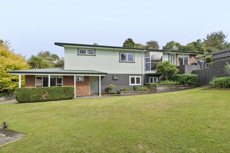 Photo of property in 10 Whitby Place, Westown, New Plymouth, 4310