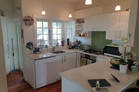 Photo of property in 4 Inverlochy Place, Te Aro, Wellington, 6011