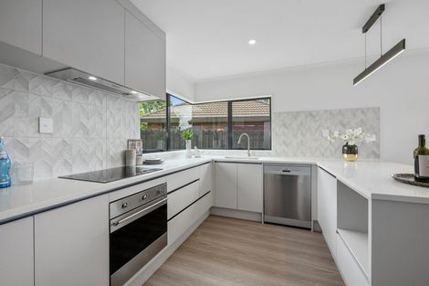 Photo of property in 4 Bryn Mawr Place, Albany, Auckland, 0632