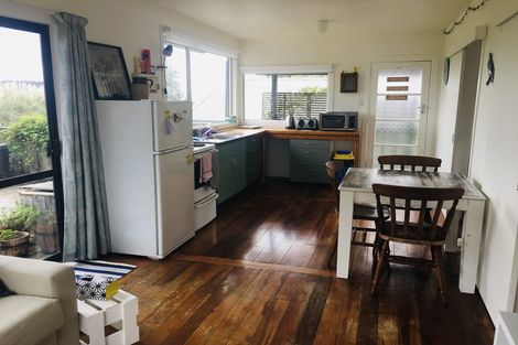 Photo of property in 132 Maunsell Road, Port Waikato, Tuakau, 2695
