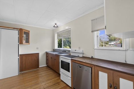 Photo of property in 26 Clawton Street, Westown, New Plymouth, 4310