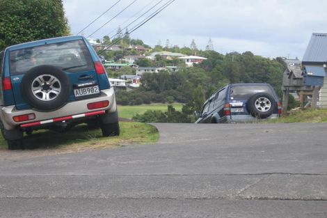 Photo of property in 1/69a Chivalry Road, Glenfield, Auckland, 0629