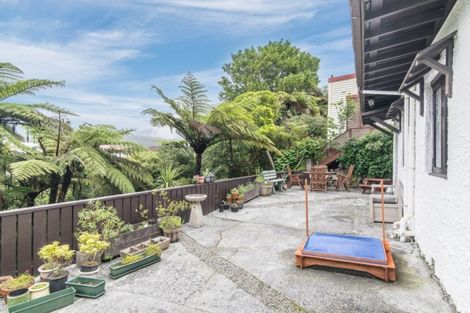 Photo of property in 23 Pembroke Road, Northland, Wellington, 6012