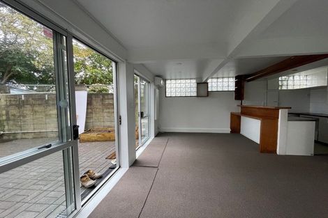 Photo of property in 9 Joshua Place, Weymouth, Auckland, 2103