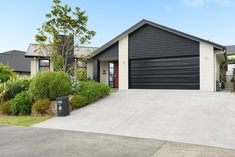 Photo of property in 26 Broadwater Close, Pyes Pa, Tauranga, 3112