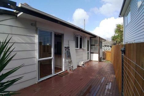 Photo of property in 10 Aralia Road, Sunnynook, Auckland, 0620