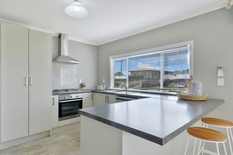 Photo of property in 2 Morgan Street, Castlecliff, Whanganui, 4501