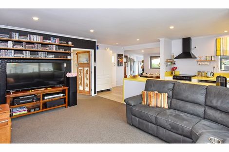 Photo of property in 14 Cordyline Road, Port Waikato, Tuakau, 2695