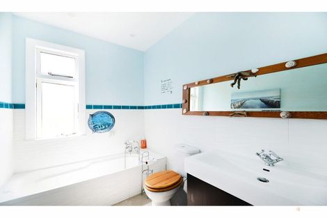 Photo of property in 19 Mount John Road, Waimate, 7977