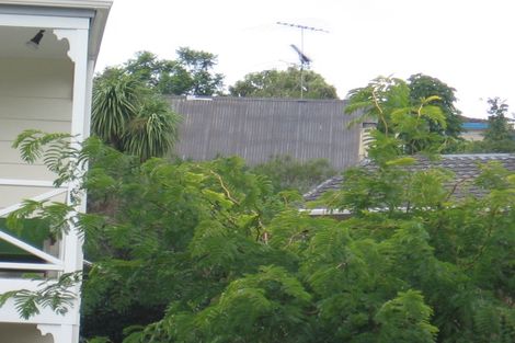 Photo of property in 2/18 Glenwood Avenue, Birkenhead, Auckland, 0626