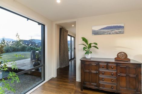 Photo of property in 14 Jacks Point Rise, Jacks Point, Queenstown, 9371