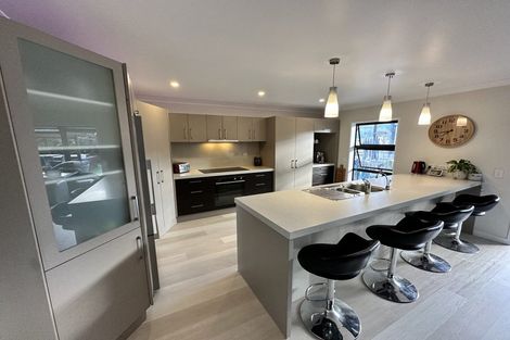 Photo of property in 18 Parkhaven Drive, Rosehill, Papakura, 2113