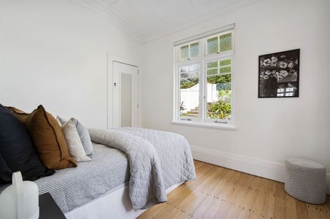 Photo of property in 16 Hinemoa Terrace, Birkenhead, Auckland, 0626