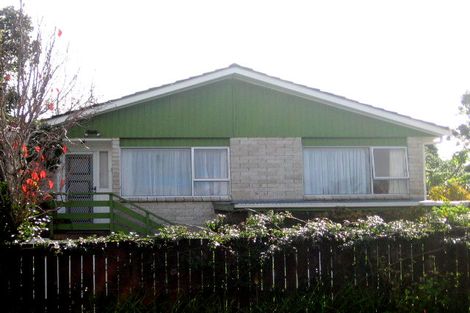 Photo of property in 2/49 Zita Maria Drive, Massey, Auckland, 0614