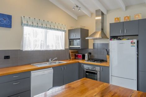 Photo of property in 62 Toi Street, Otaki Beach, Otaki, 5512