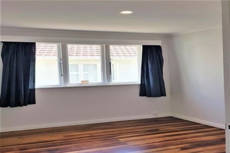 Photo of property in 1/166 Lake Road, Northcote, Auckland, 0627